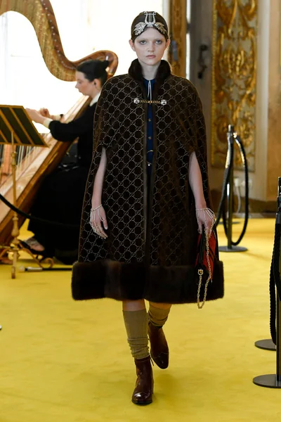 Look 2